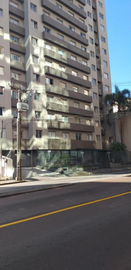 Apartamento Central, Novo E Com Garagem Em Curitiba